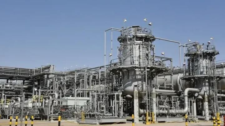 OPEC+ nhất trí tạm dừng tăng sản lượng trong quý I/2026